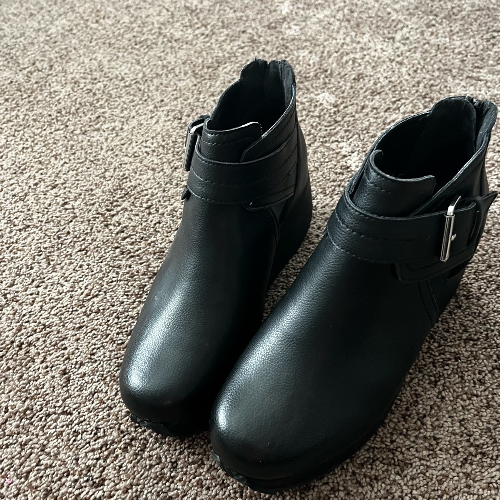 Volatile booties - Picture 2 of 3